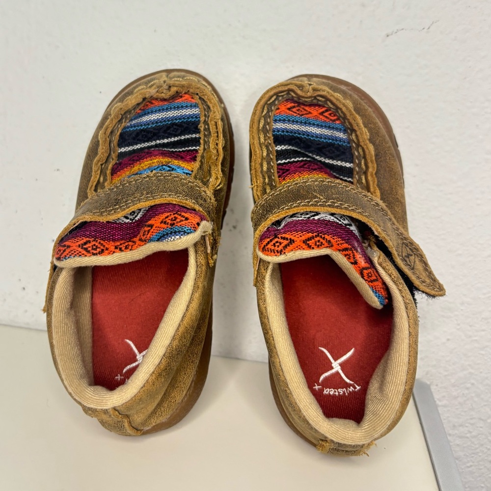 TWISTED X BABY BOY HIPPIE VELCRO SANDALS SZ 6 MONTHS